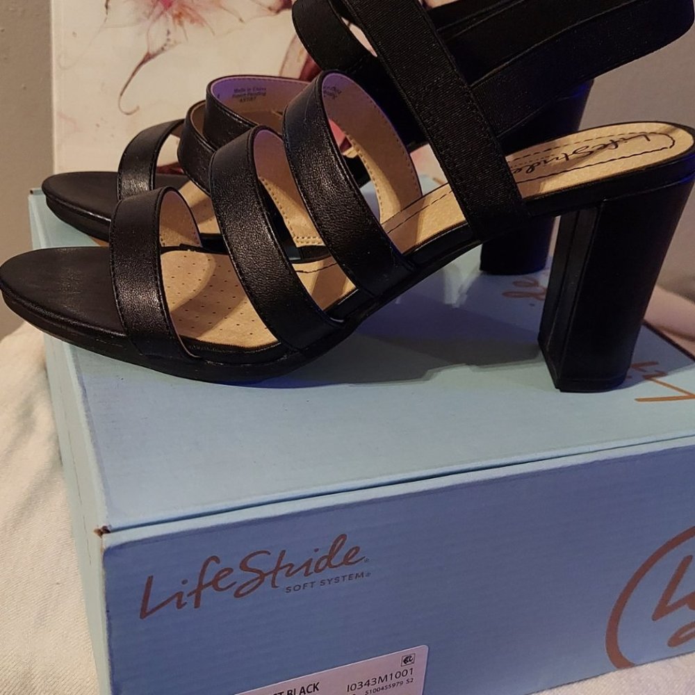 Life Stride Woman's Block Heel Sandals